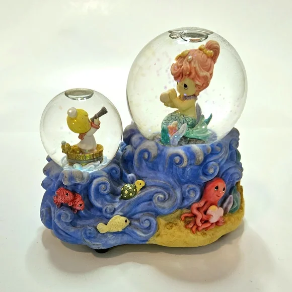 Precious moments snow globe